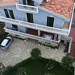 George Apartmán